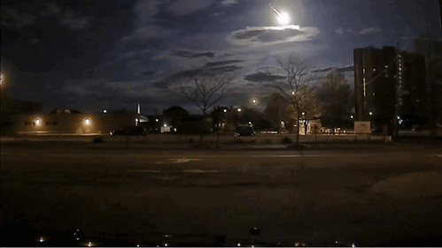 Падение метеорита заснято на видео американским полицейским