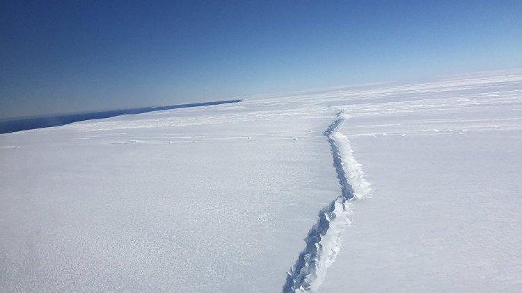 Материк Антарктида раскололся на трещину в 40 км ВИДЕО