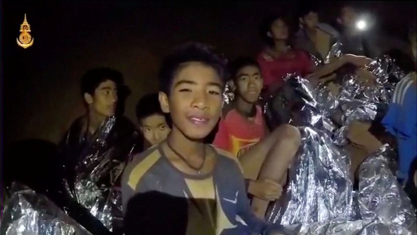 Запертые в пещере Таиланда дети написали письмо родителям